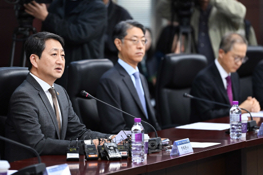 안덕근 산업통상자원부 장관, 통상 리스크 대응을 위한 반도체 업계 간담회. 사진=산업통상자원부